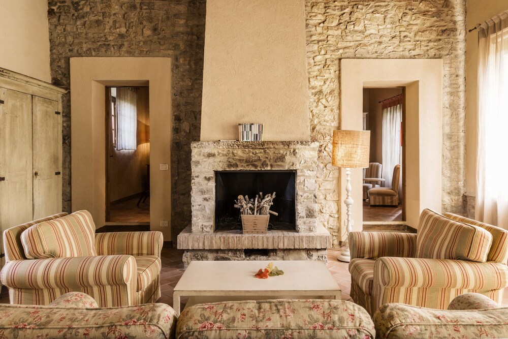 Borgo Di Pietrafitta Relais 46/74