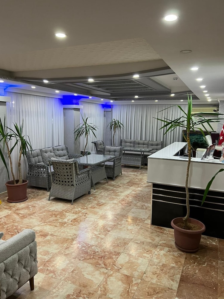 Kartel Hotel 32/50