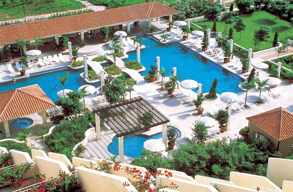 Grand Coloane Resort 51/52