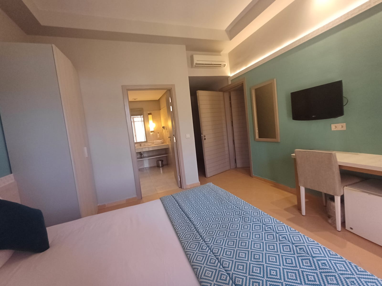 Connecting, Balcony or Terrace