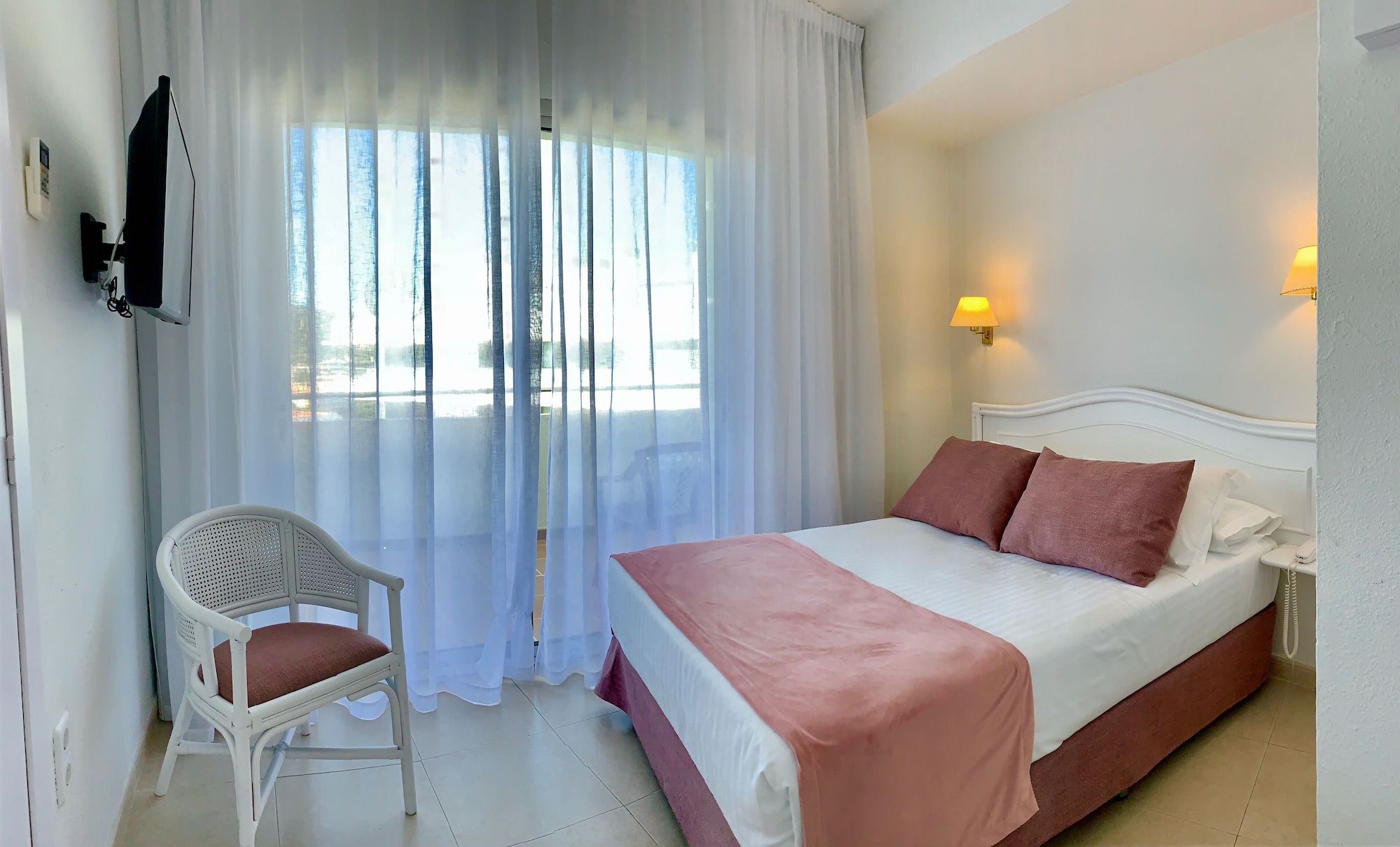 غرفة أساسية بسرير مزدوج بشرفة، Hotel Aromar 2/3