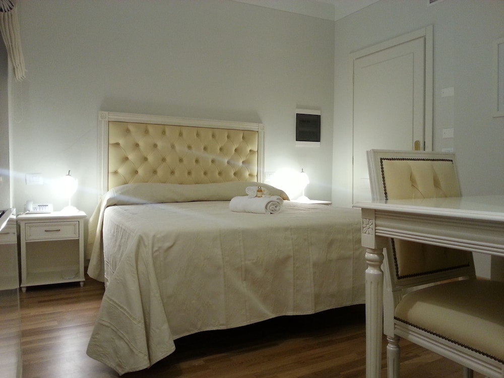 Hotel Volterra In 10/65