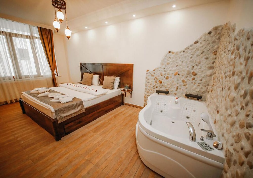 Sea House Hotel 5/36