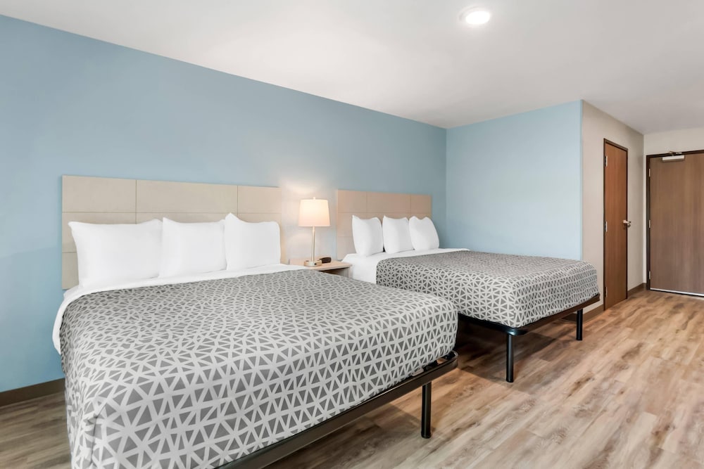 WoodSpring Suites Fort Walton Beach - Eglin AFB 26/60