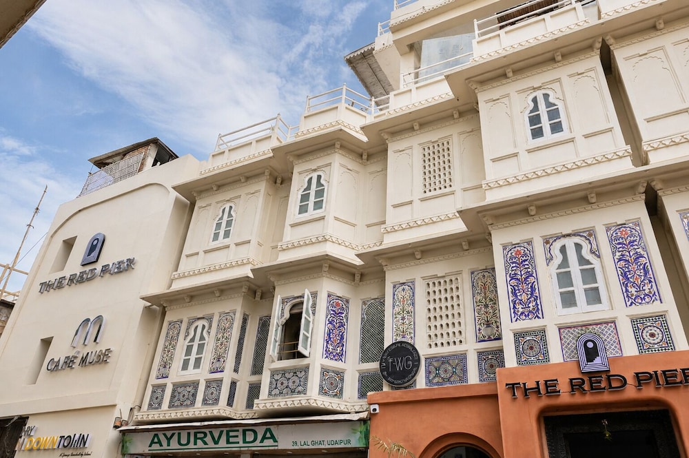 HOTEL POONAM HAVELI 5/50