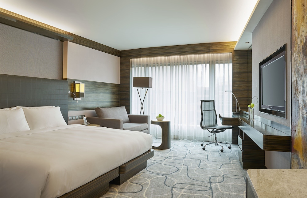 RESIDENCE CLUB CITY VIEW ROOM (WITH CLUB LOUNGE ACCESS FOR TWO)