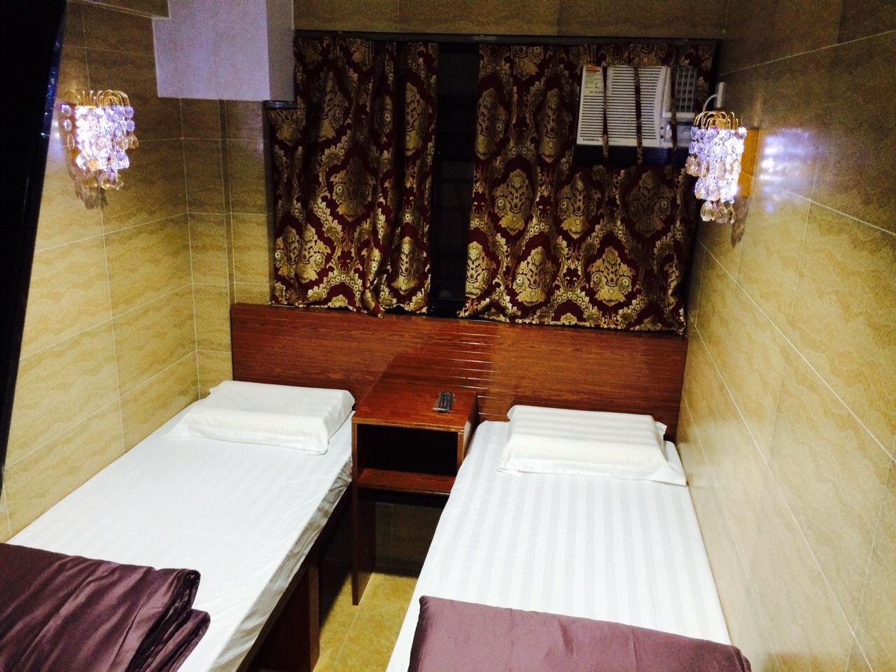 Valentine Guest House 28/50