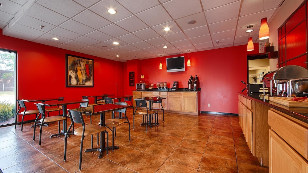 Best Western Plus Gen X Inn 27/30