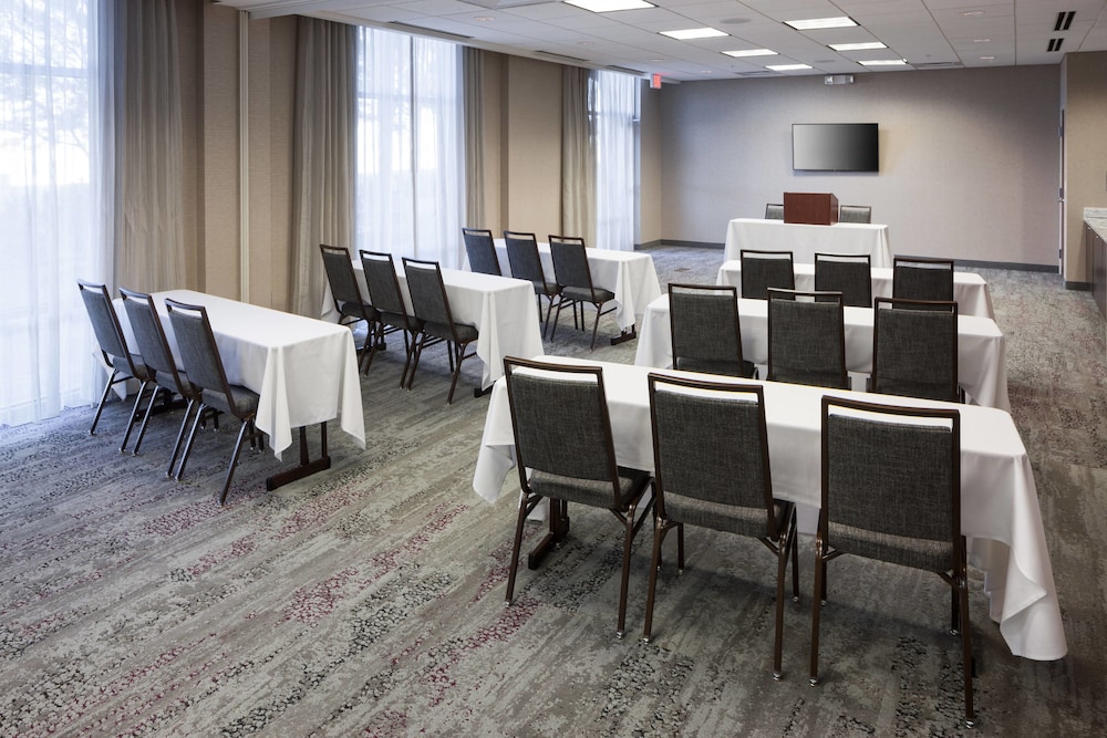 Fairfield Inn Suites Phoenix Chandler Fashion Center 59/65