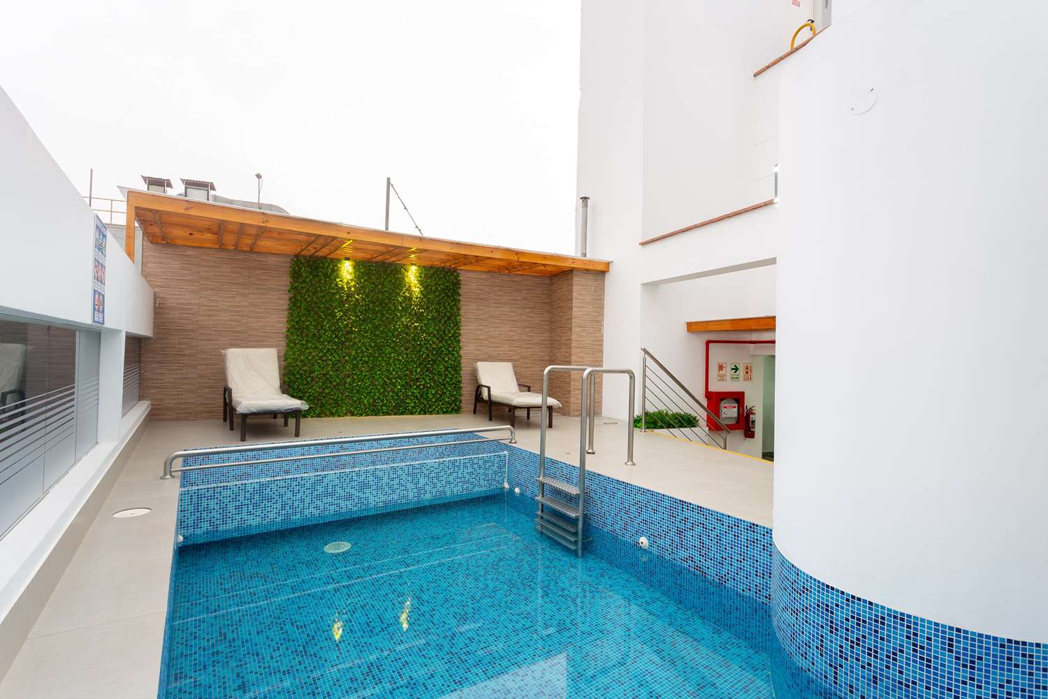 Howard Johnson by Wyndham Lima Miraflores Art House 13/16