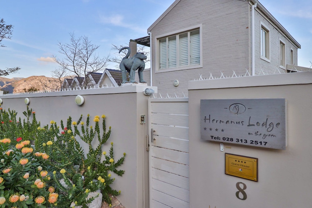 Hermanus Lodge on the Green 2/72