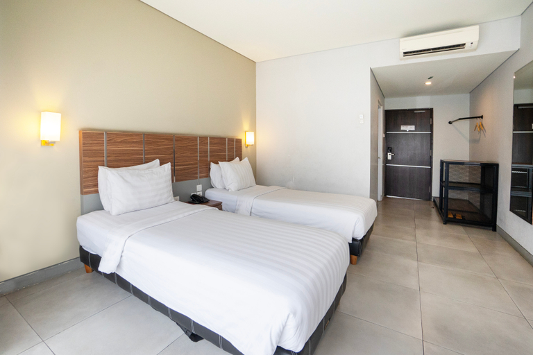 Deluxe, Twin Beds, New Building