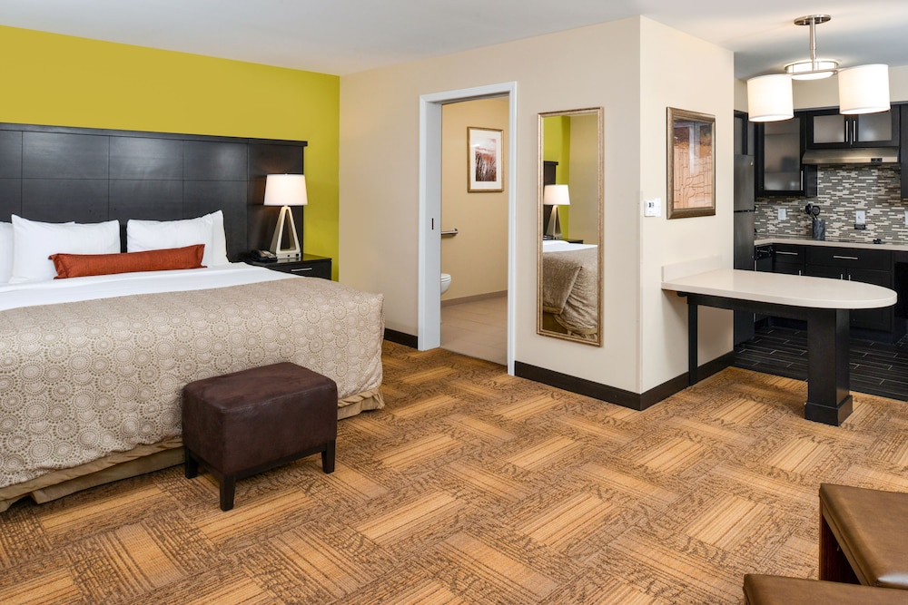 Staybridge Suites Merrillville 10/51