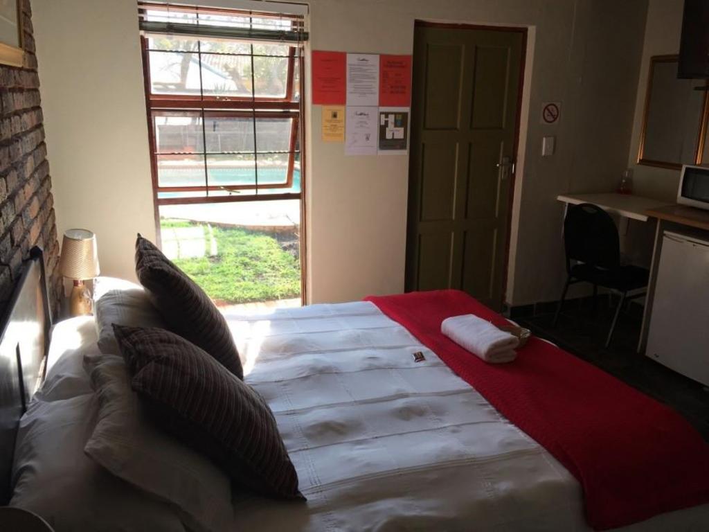 Travellers Nest Guesthouse 5/93