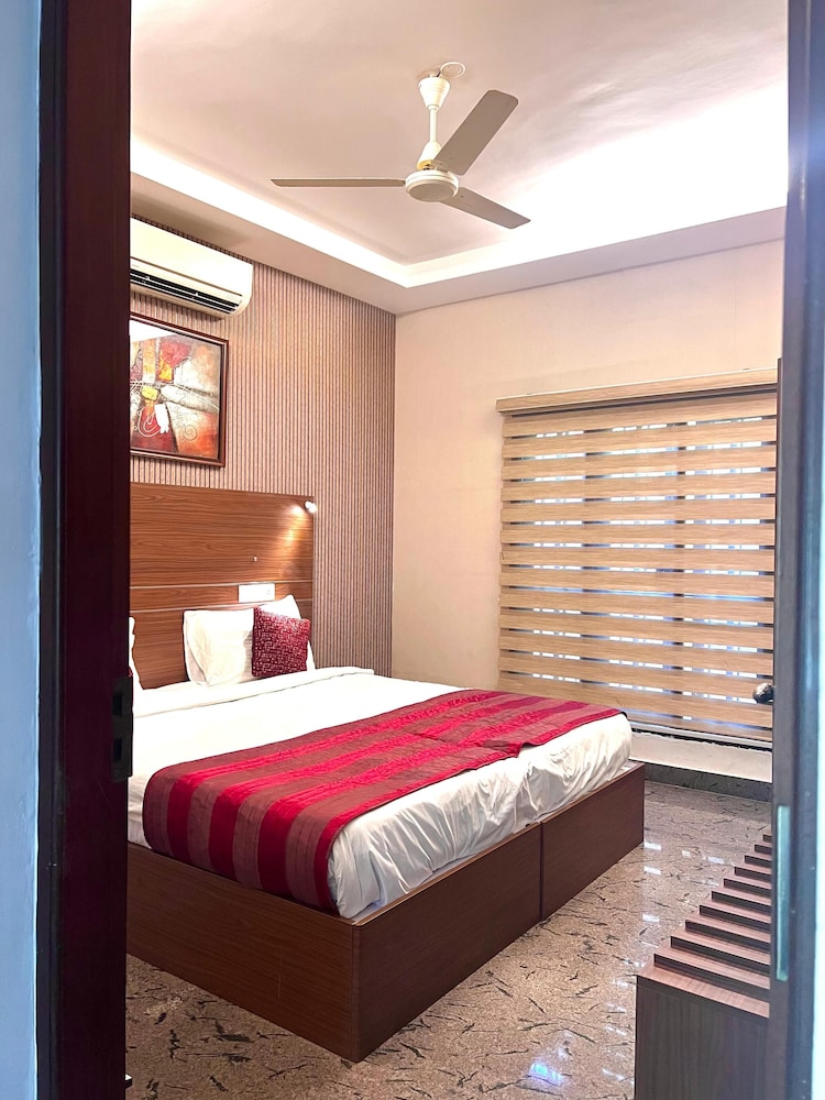 Hotel Fort Kochi Beach Inn 24/72