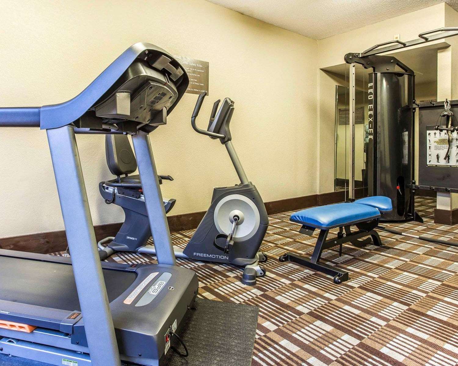 Comfort Inn & Suites Ballpark Area 5/16