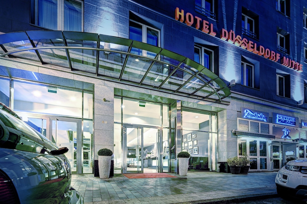 Hotel AMANO Dusseldorf in DUSSELDORF