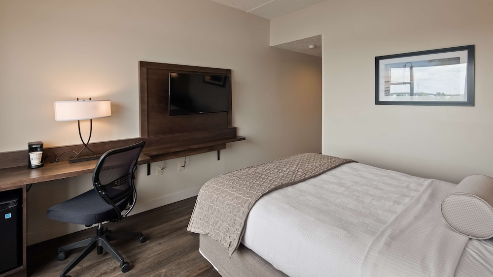 Best Western Plus Coastline Inn 15/26