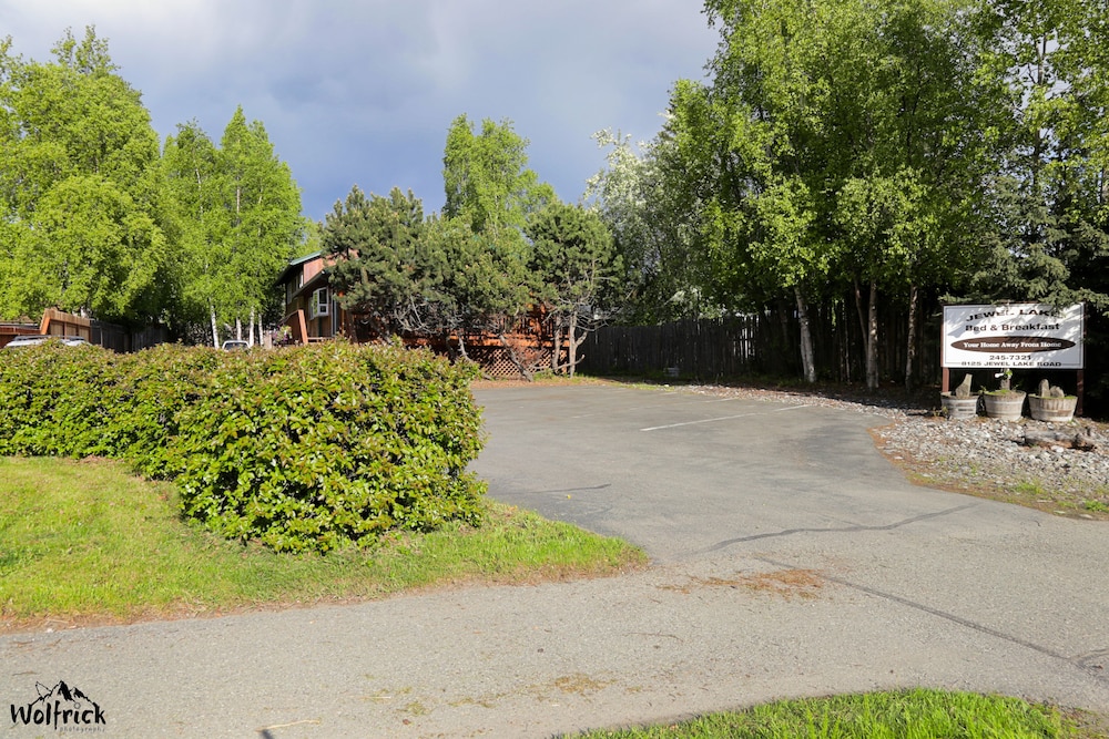Jewel Lake Bed Breakfast 42/50