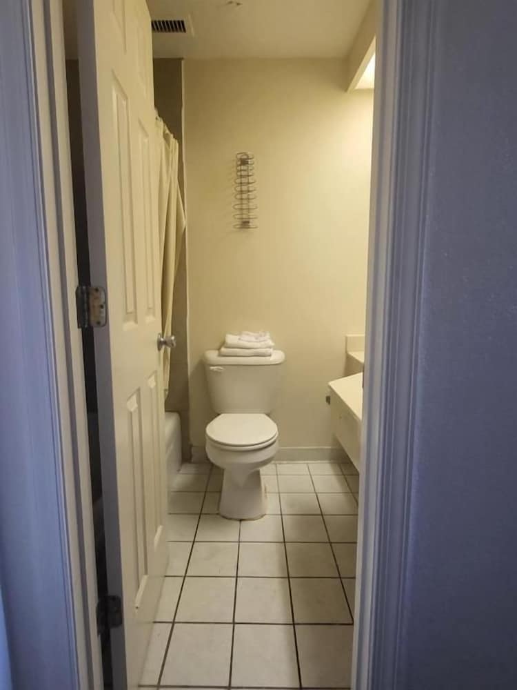 America's Inn 20/22