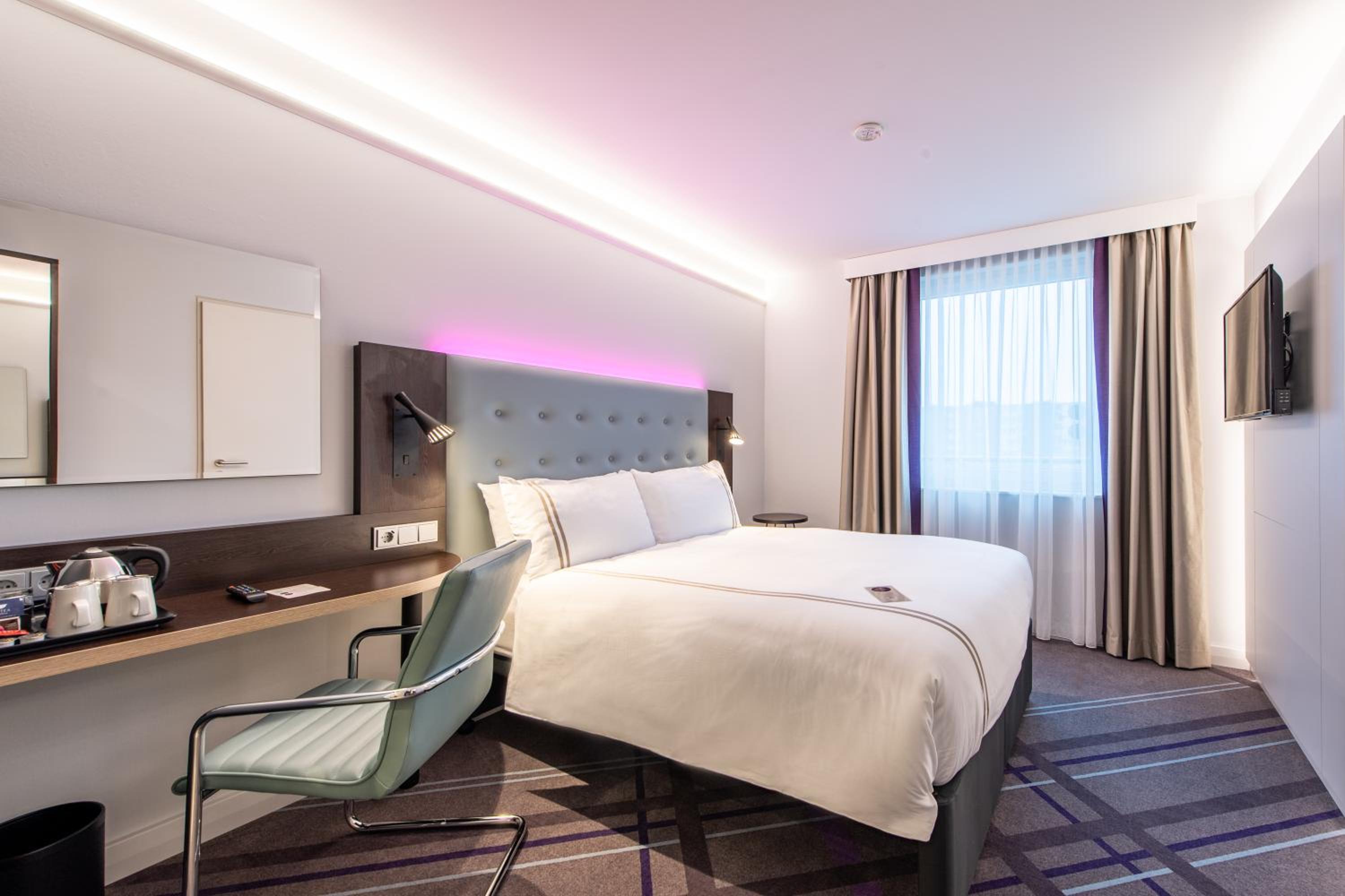 Wet, Double Bed, Accessible