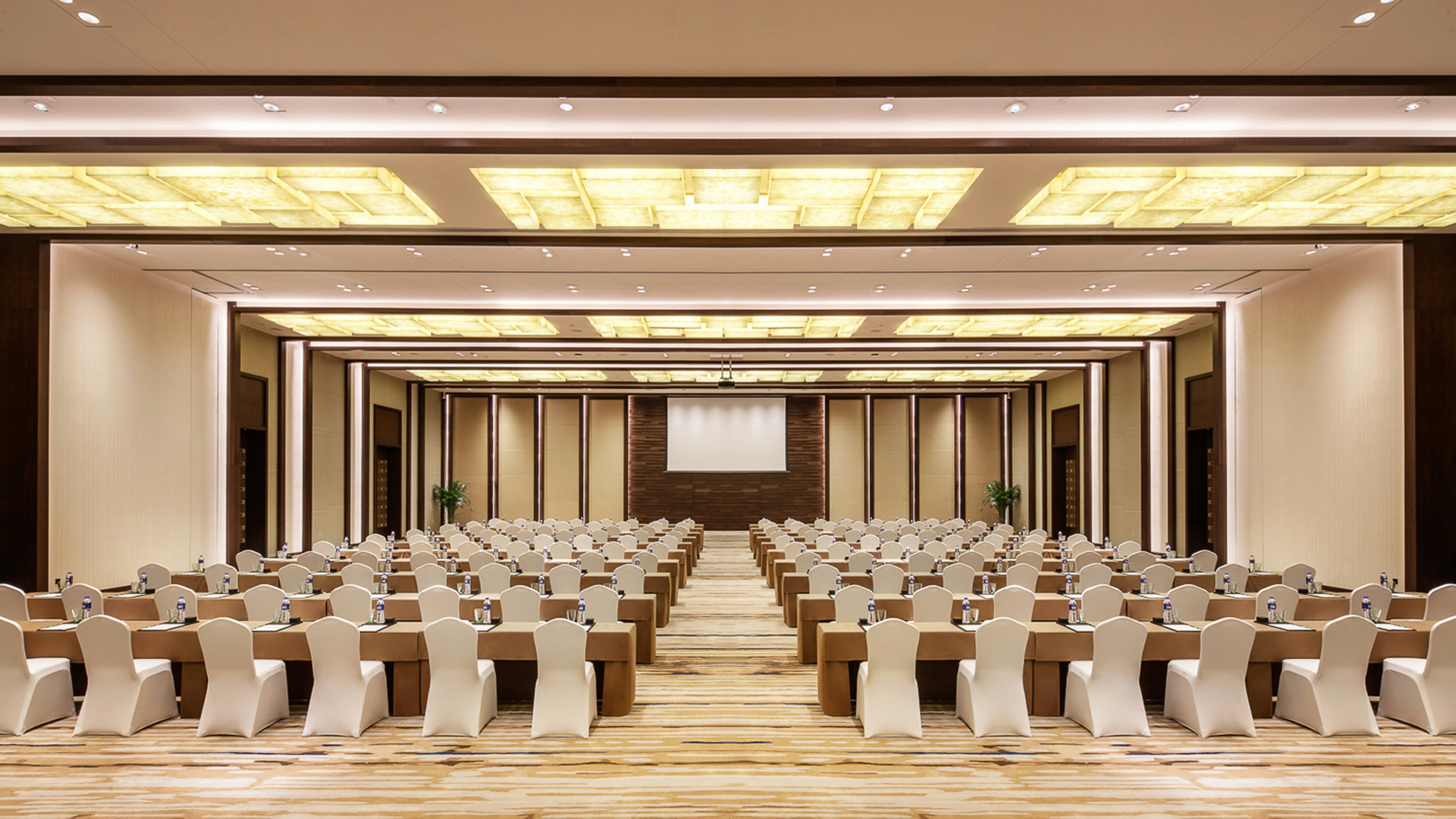 HOLIDAY INN NANJING QINHUAI SOUTH 29/34