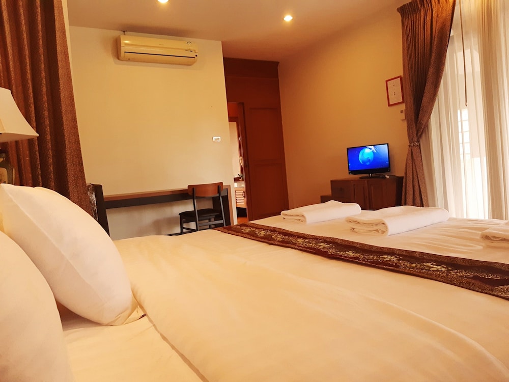 Punnapha Pool Villa Pattaya 12/49
