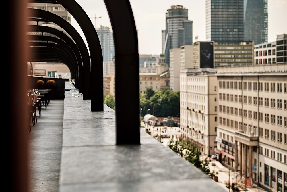 Hotel Warszawa 69/70