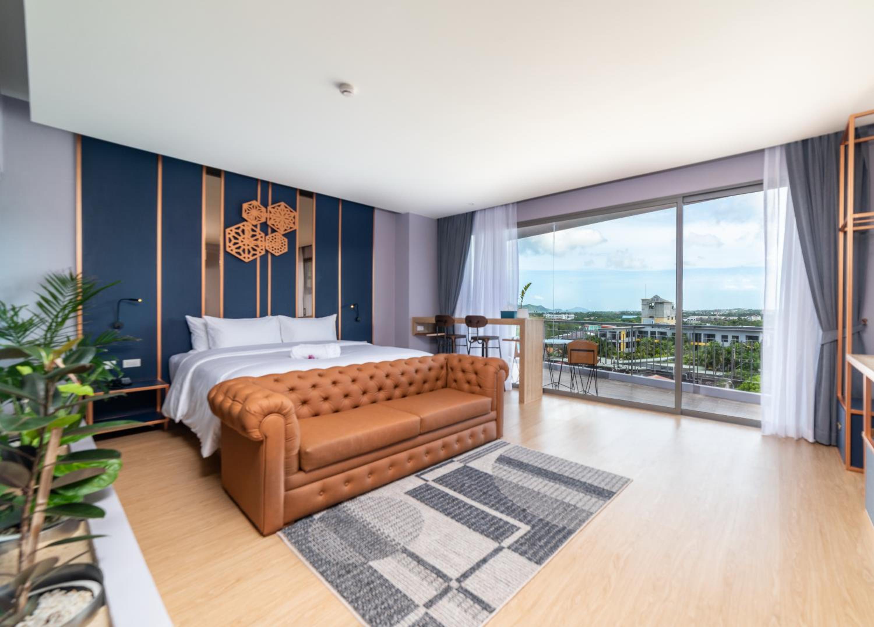 Super, Deluxe, Double Bed