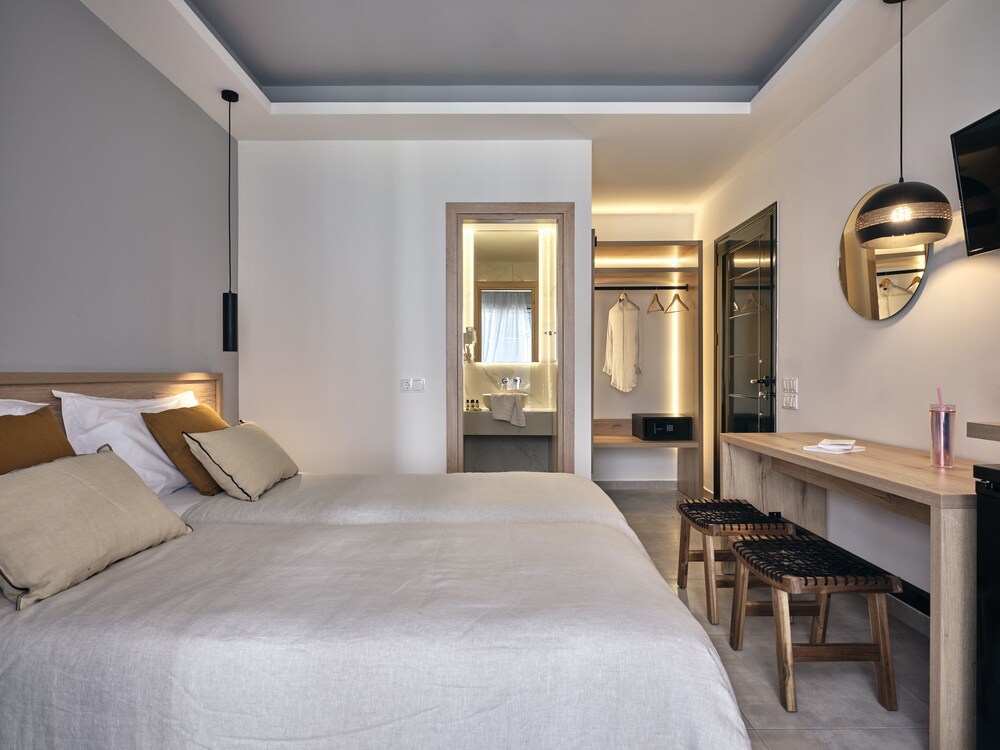 Cactus Hotel 28/76
