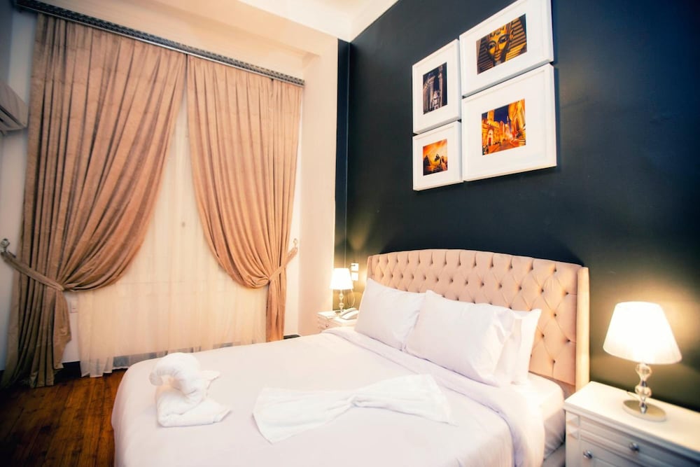 The Square Boutique Hotel 24/70