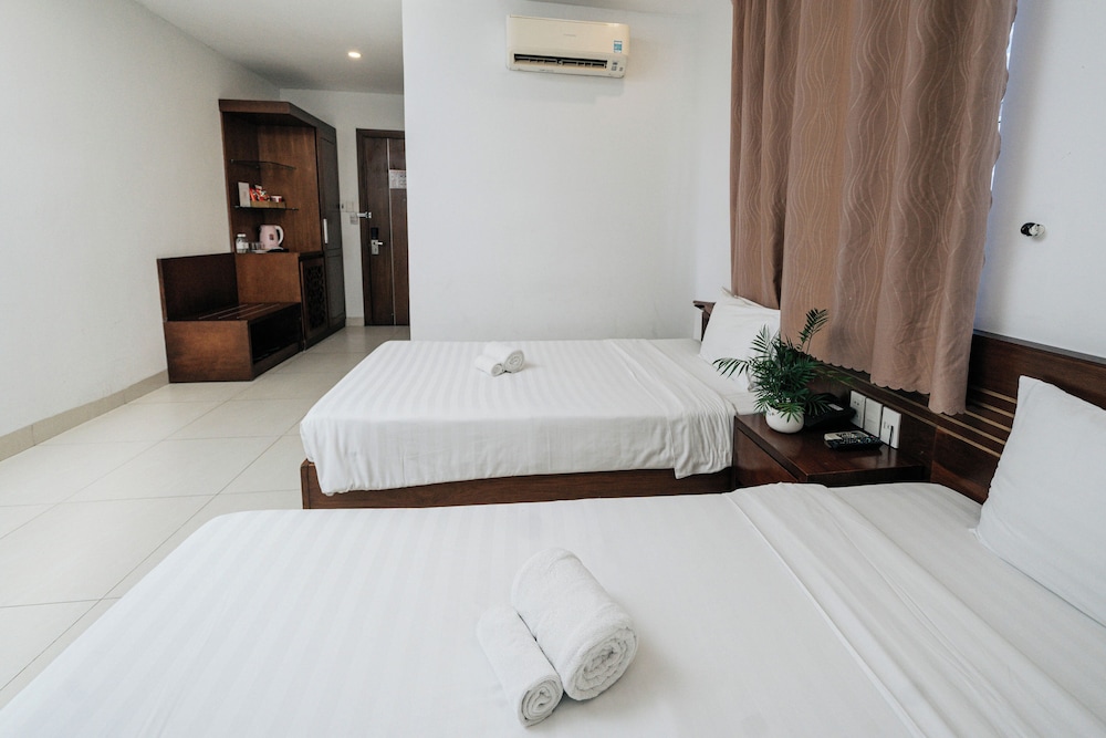 Golden Light Hotel 29/51
