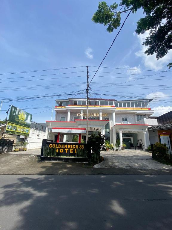 Golden Rich 88 Hotel Bengkulu 1/44