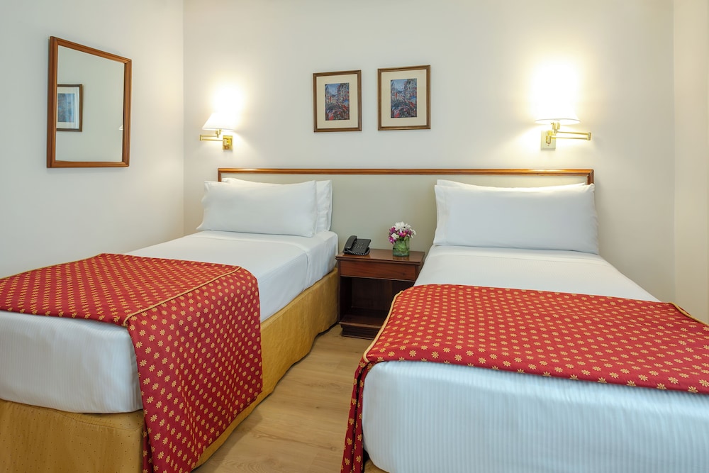 Hotel Iruna 32/72