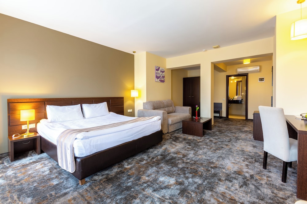 Prestige, Suite, Double Bed, Golden Time Hotel 3/8