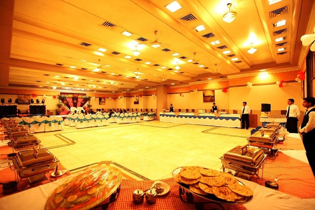 HOTEL BRIJWASI ROYAL 21/23