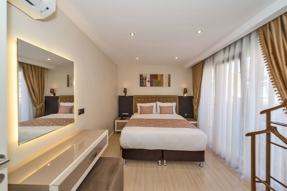 Gen Suites 13/50