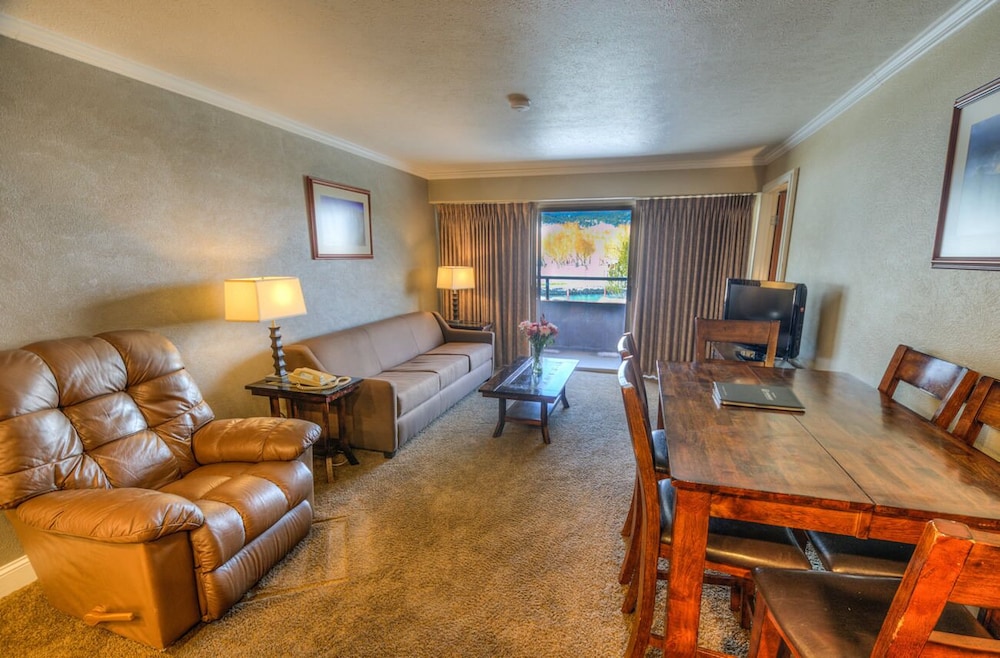 Fairmont Hot Springs Resort 32/54