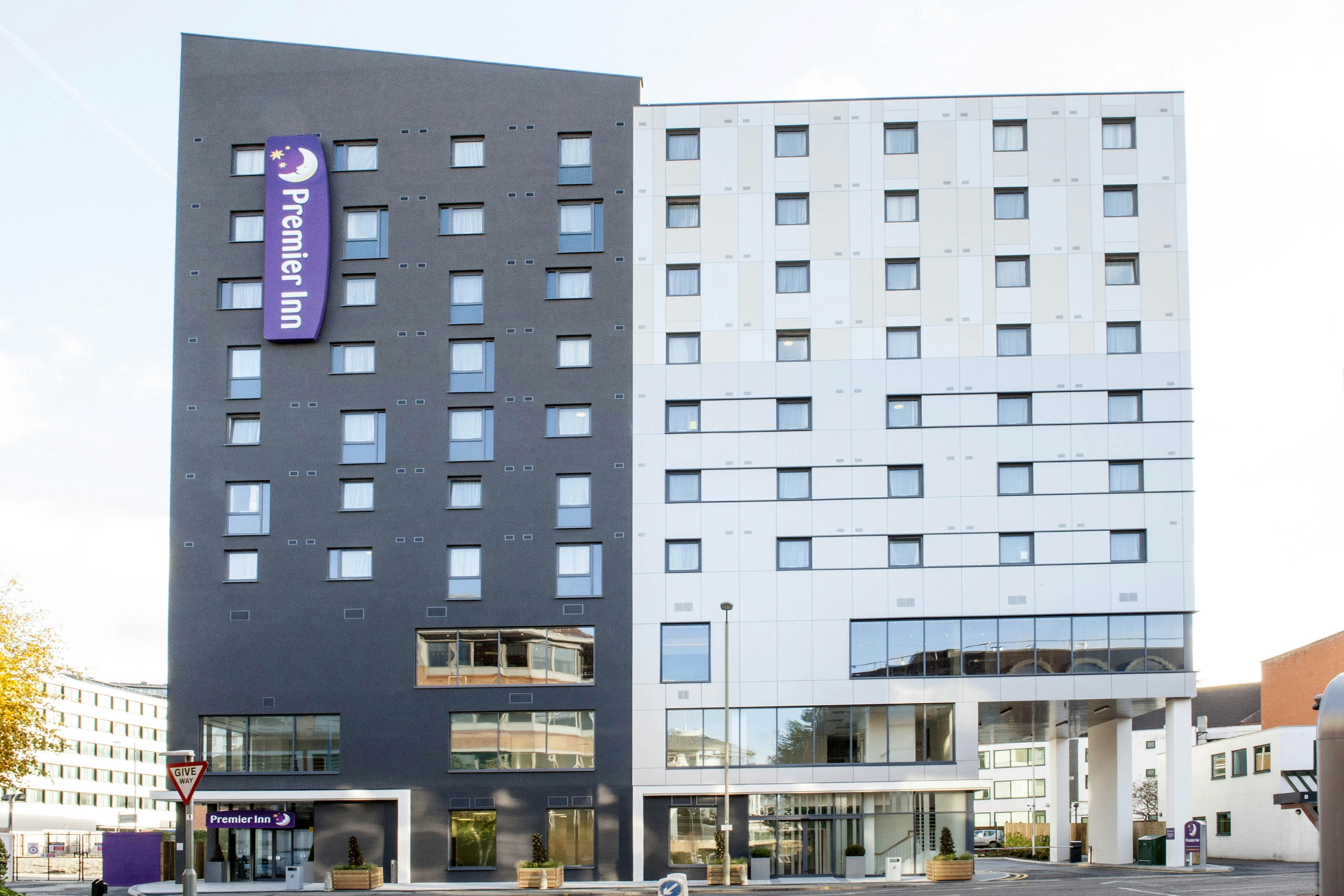 Premier Inn Woking Town Centre in WOKING