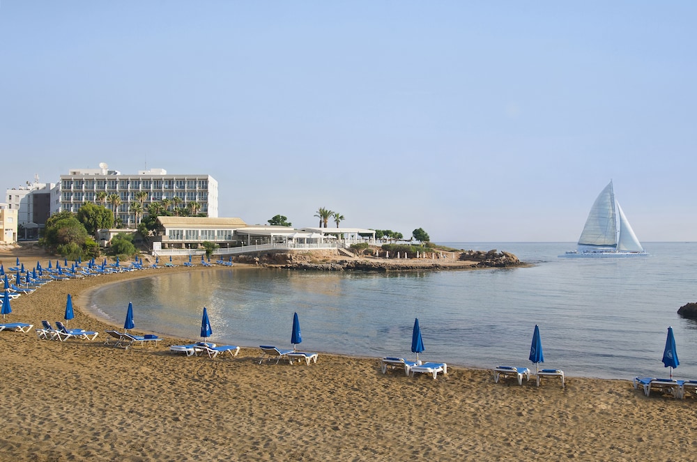 Pernera Beach Hotel 66/72