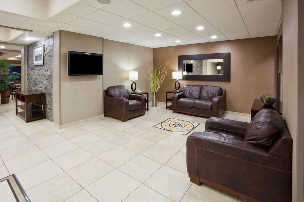 Holiday Inn Express Hotel Suites Aberdeen 47/61