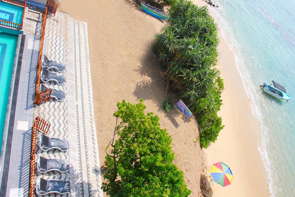 Paradise Beach Resort 46/50