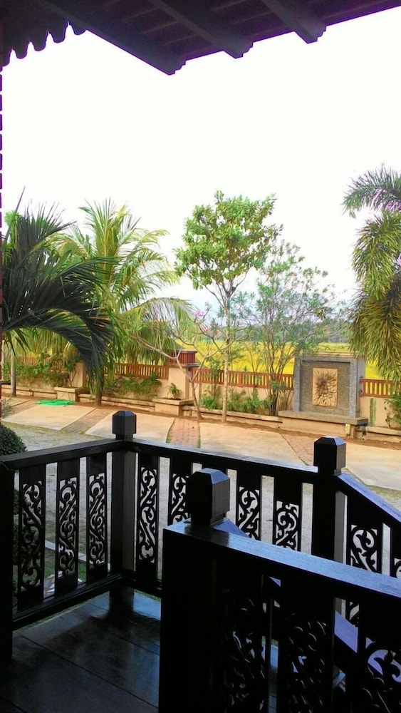 Jasmine Villa Tropical Garden 40/44