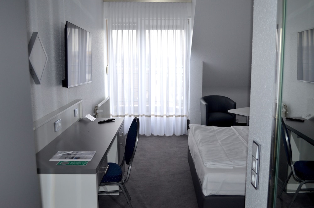 Weber Hotel Mannheim 6/24