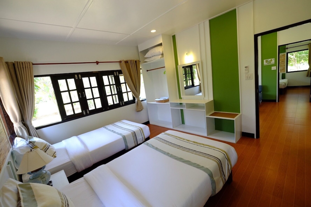 Suan Ban Krut Beach Resort 24/66