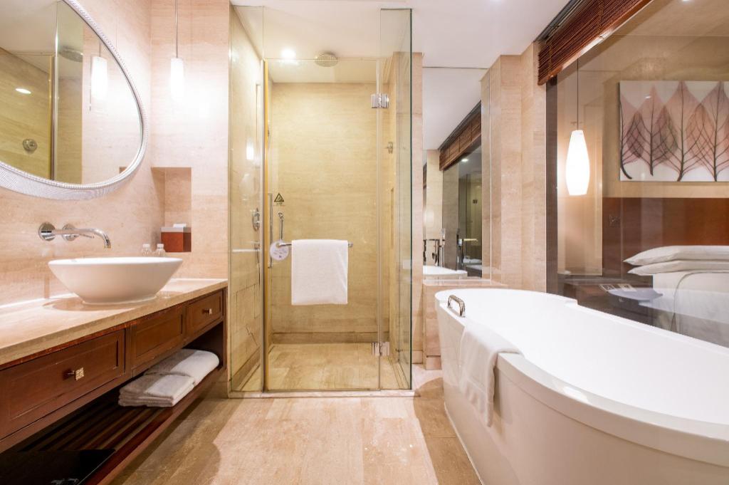 Capital, Suite, King Bed, City View, Executive Lounge Access, High Floor، Beijing Marriott Hotel Northeast 3/6