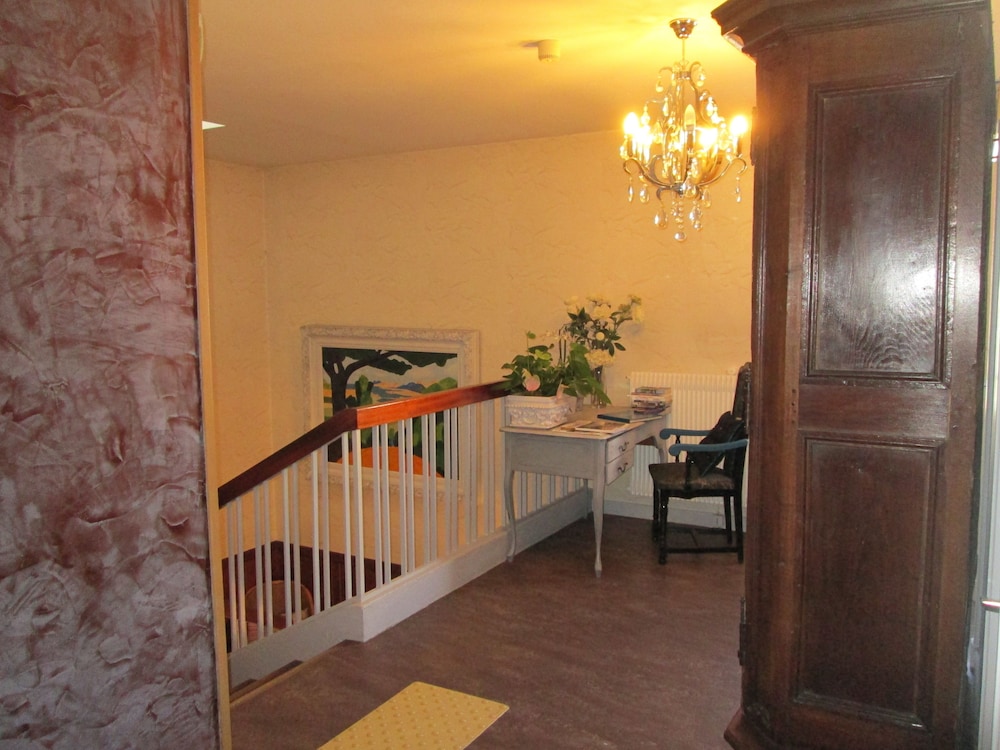 Hotel Victor Hugo 3/29
