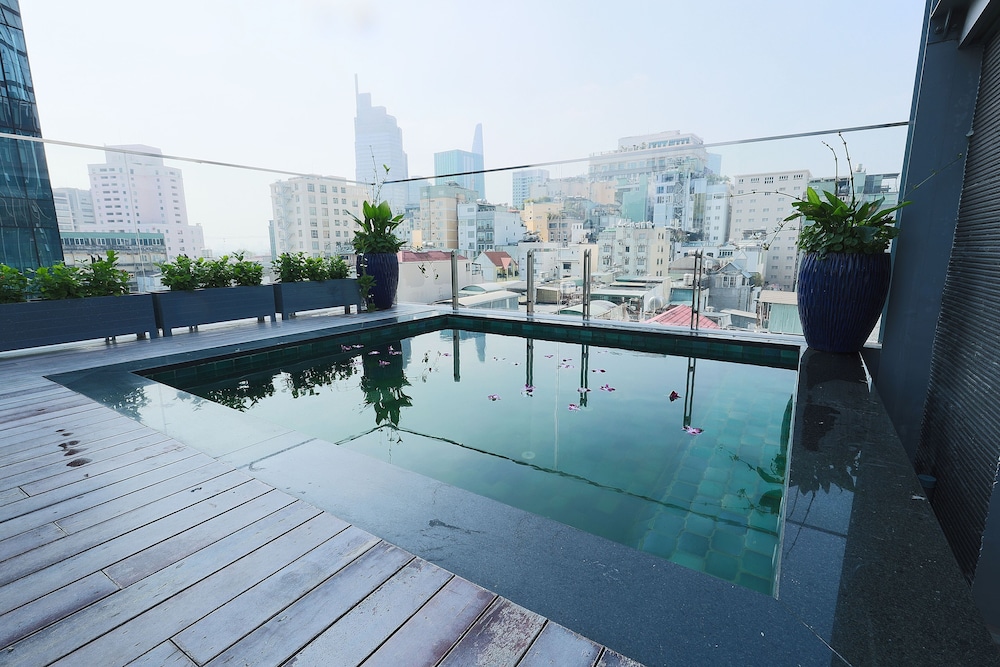 Cherry Boutique Hotel 33/50