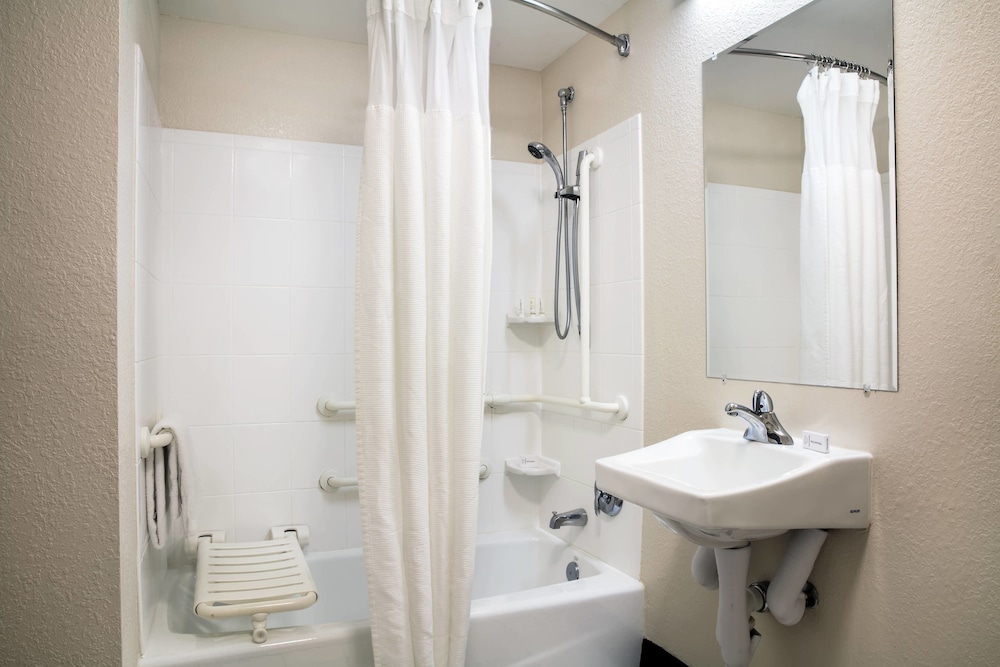 Fairfield Inn Suites By Marriott Lakeland Plant City 13/48