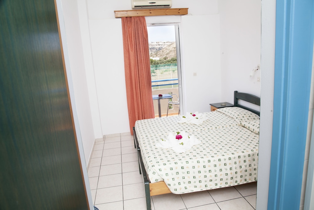 Hotel Athinoula 25/66